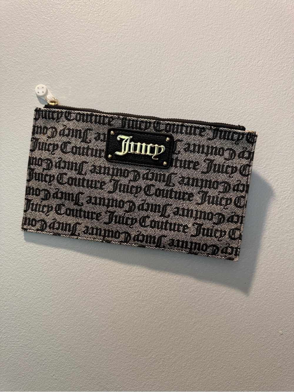 Juicy Couture Black & Beige Logo Zip Pouch W/CC slots * Wristlet no Strap